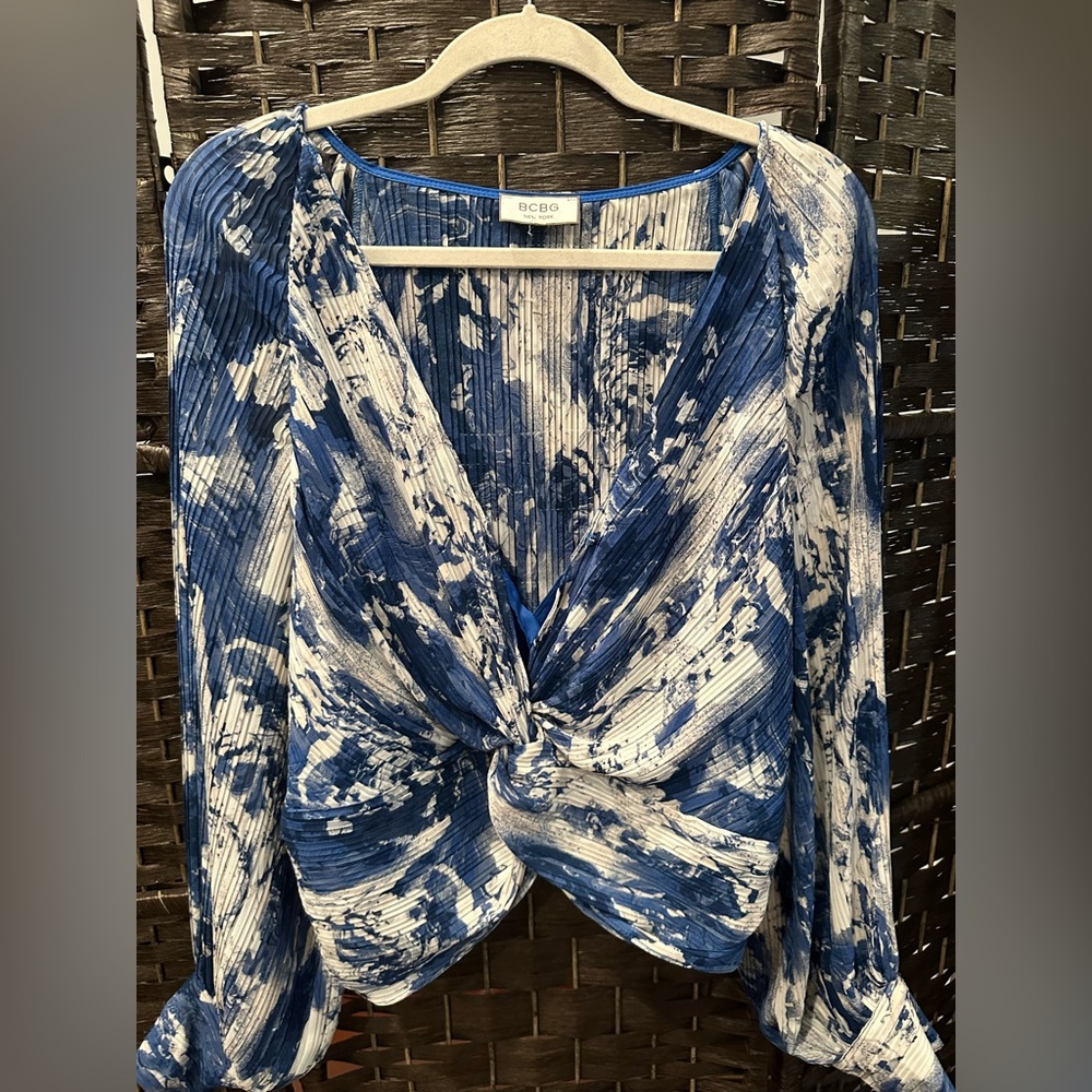 *EUC*Sz XL*BCBG* New York Pleat Twist Front Long Sleeve Top
